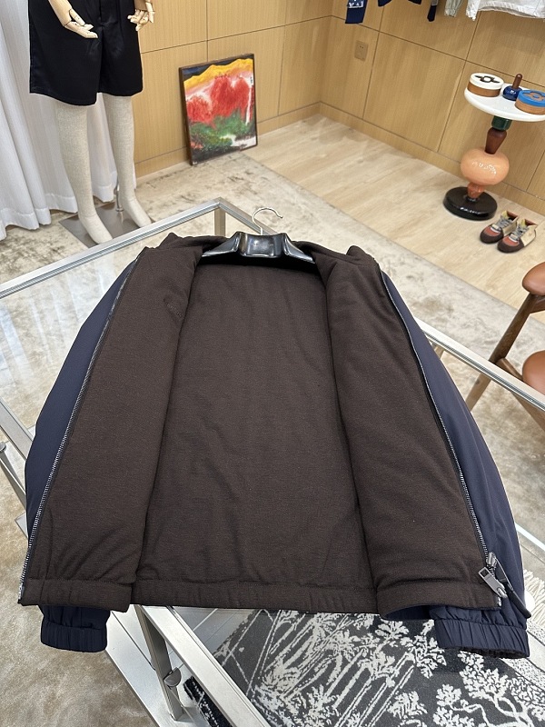 Price:499 567−8L 8