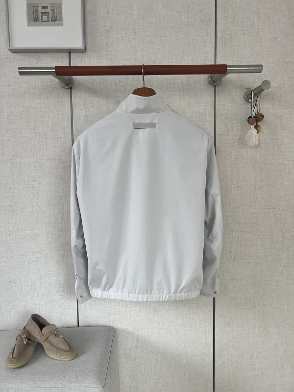 Price:379 563−8L 7