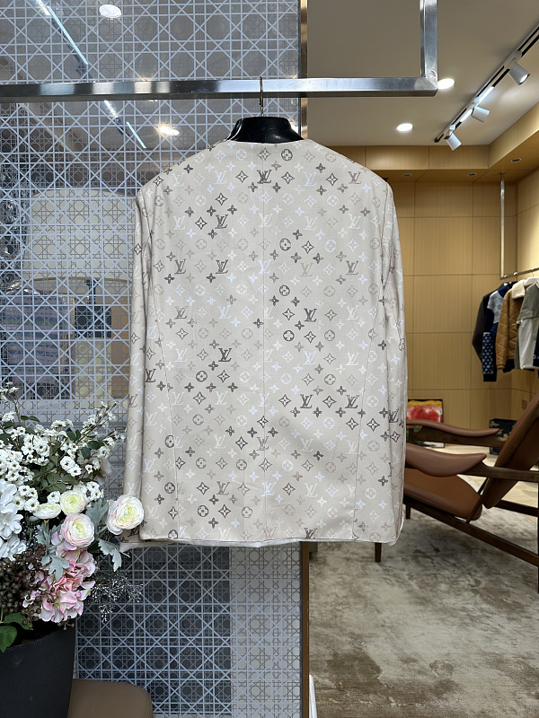 Price:429 527−99L 8