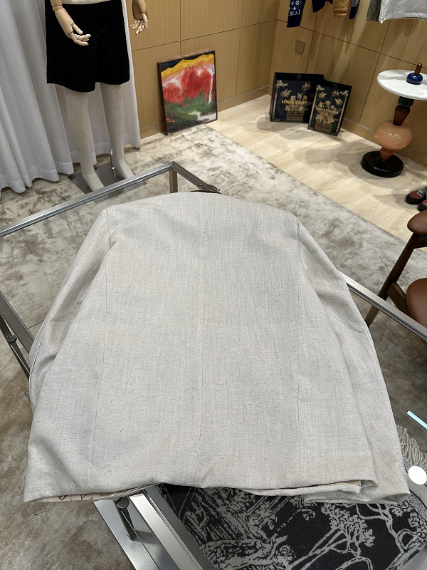 Price:429 527−99L 12