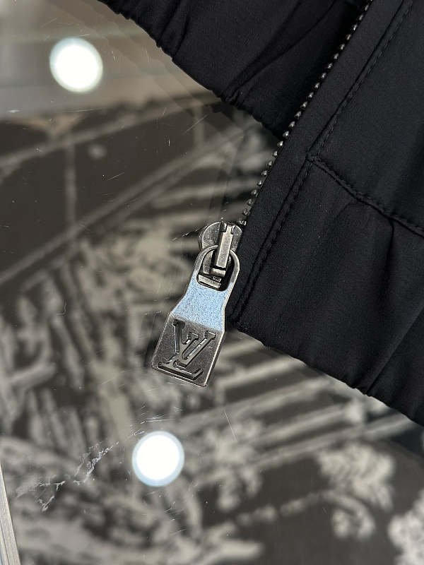 Price:369 302-38L 7