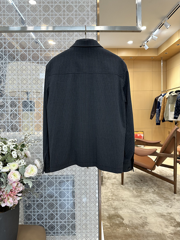 Price:479 555−8L 3