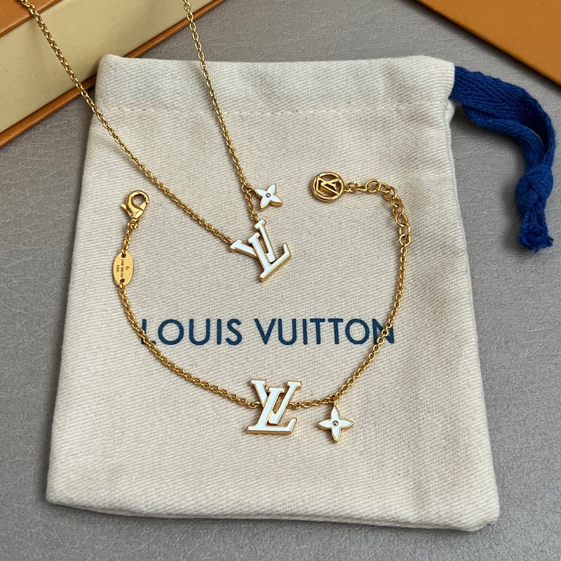 Price:219 Bracelet 239Necklace 631-1L 9