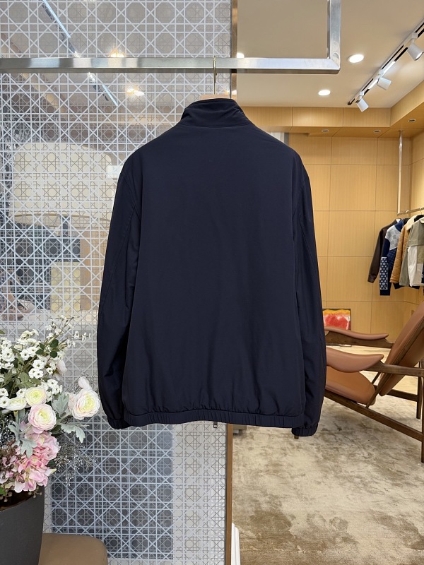 Price:499 567−8L 5