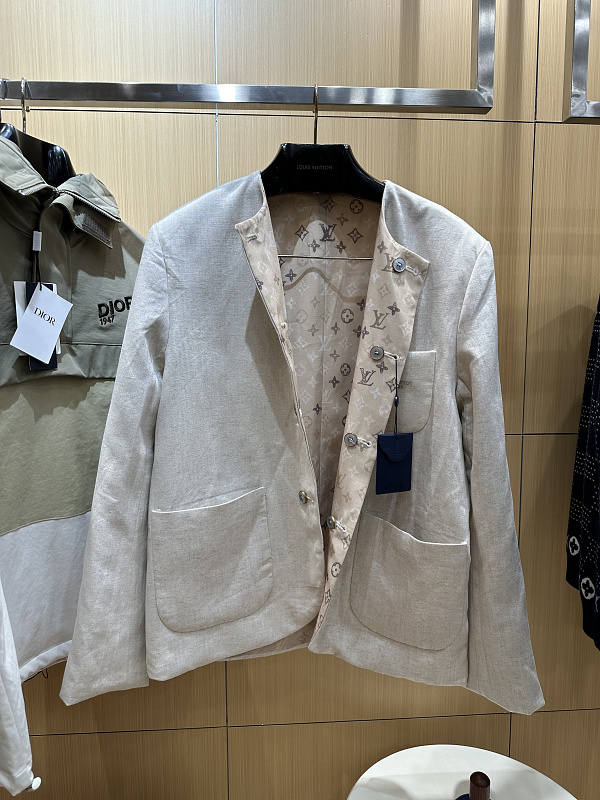 Price:429 527−99L 9