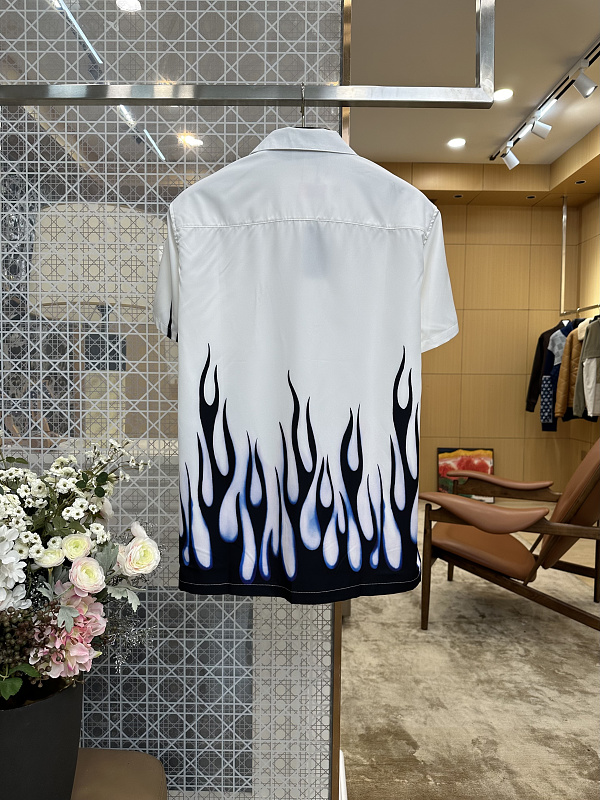 Price:199 589−8L 4