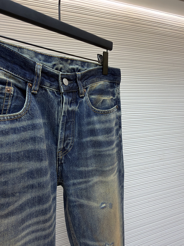 Price:359 592−8L 11