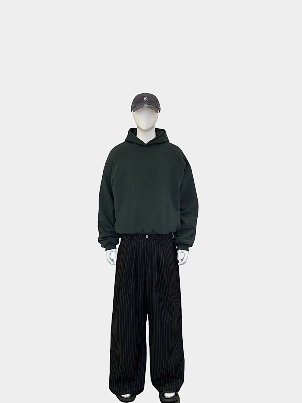 [Restocking]300gsm Union Kingdom Baggy Fit Striped Pleated Pant