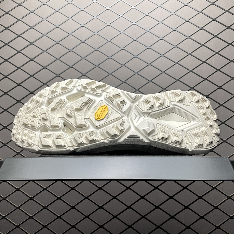 Hoka Speed 4 · 2