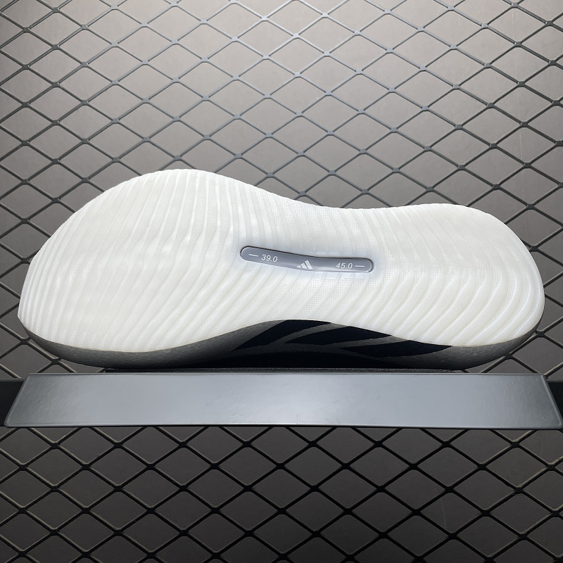 Ad Hyperboost Edge M 12