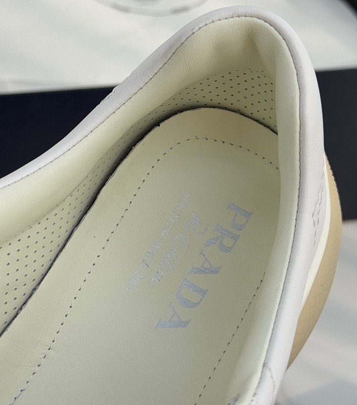 Prada 12