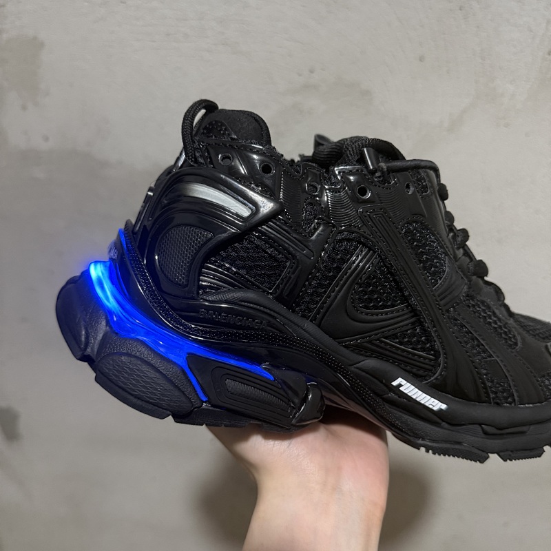 Balenciaga Runner Led 11