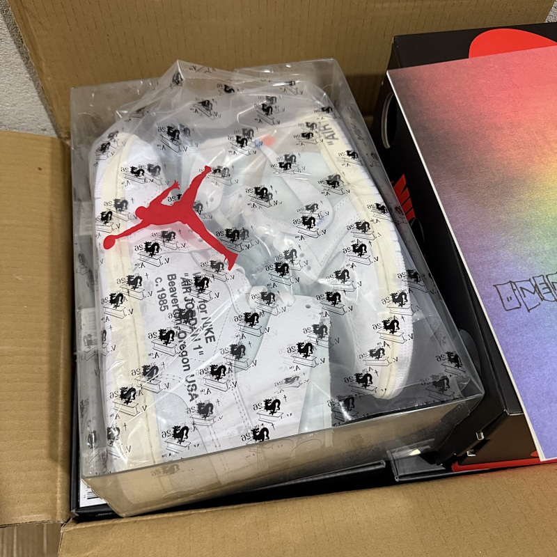 Off-White · Jordan 1 Sneakers 5