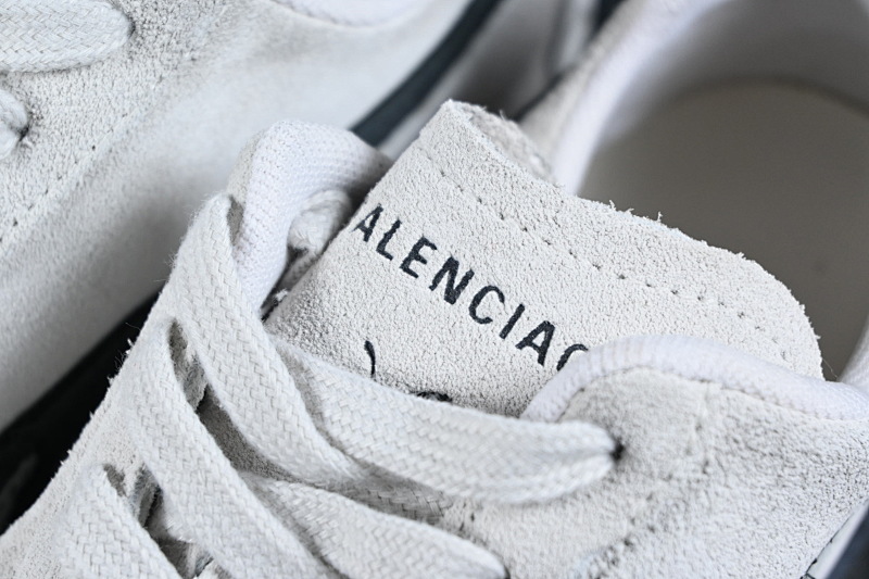 Balenciaga Pm 4