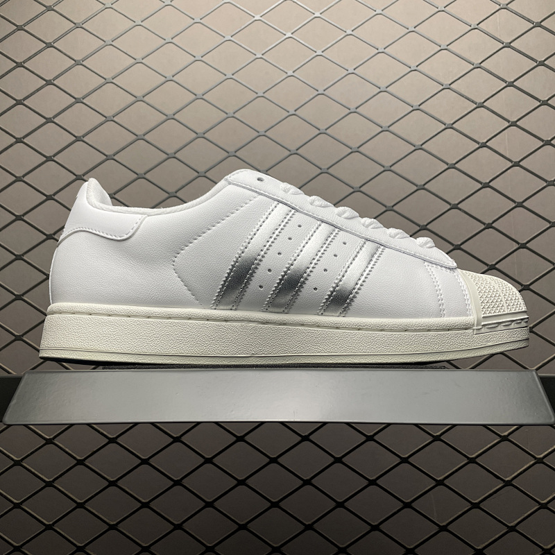 Adidas Shell Toe Sneakers 7