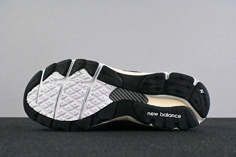 New Balance 990V3 · 5