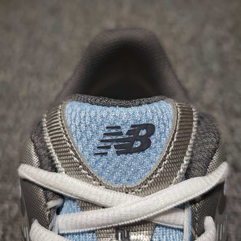 New Balance 2000 · 2