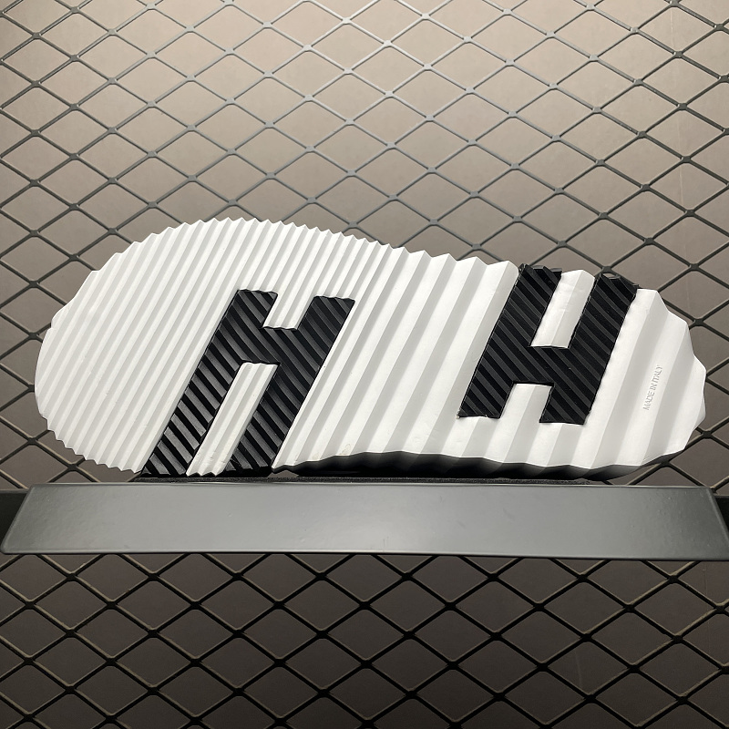 Hermes 4