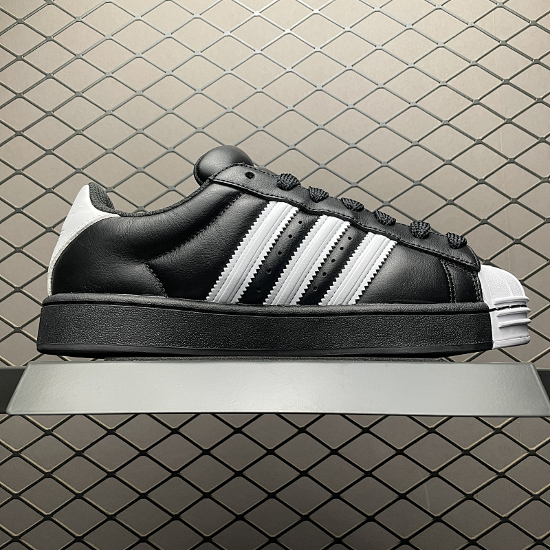 Adidas Shell Toe Sneakers 7