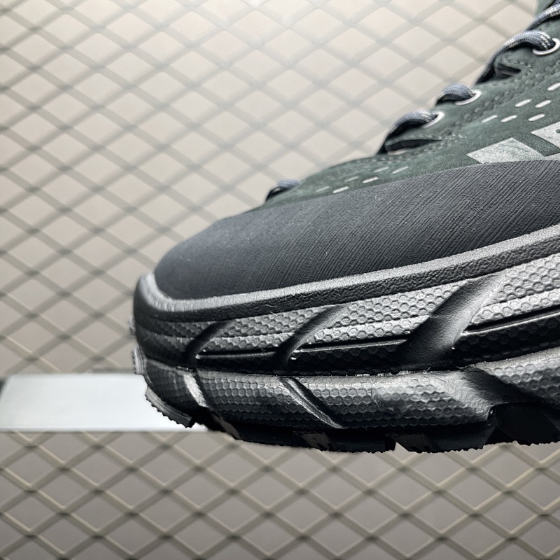 Hoka · 4