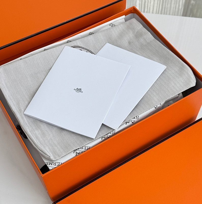 Hermes 4