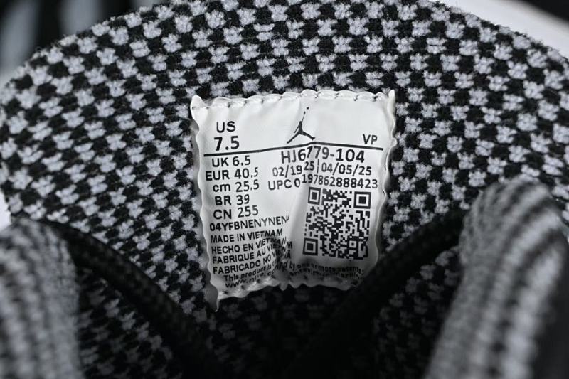 Jordan 10 Sneakers 3