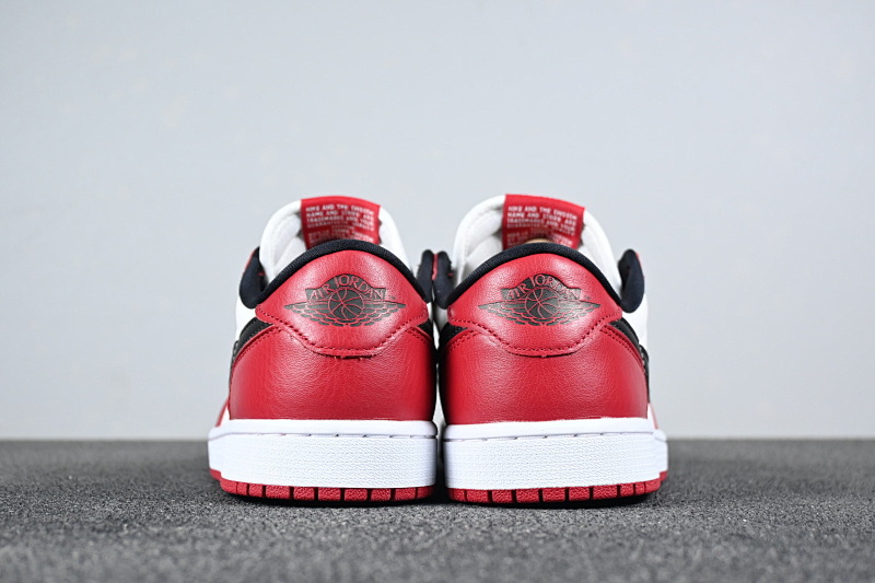 Pk Aj1 Low 2025 Chicago 10