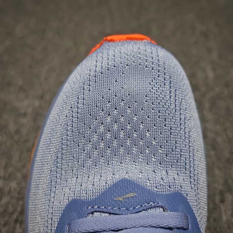 Brooks · 3
