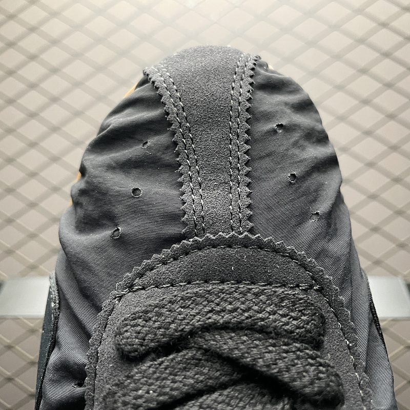 Jacquemus X Nk Moon Shoe Sp 3