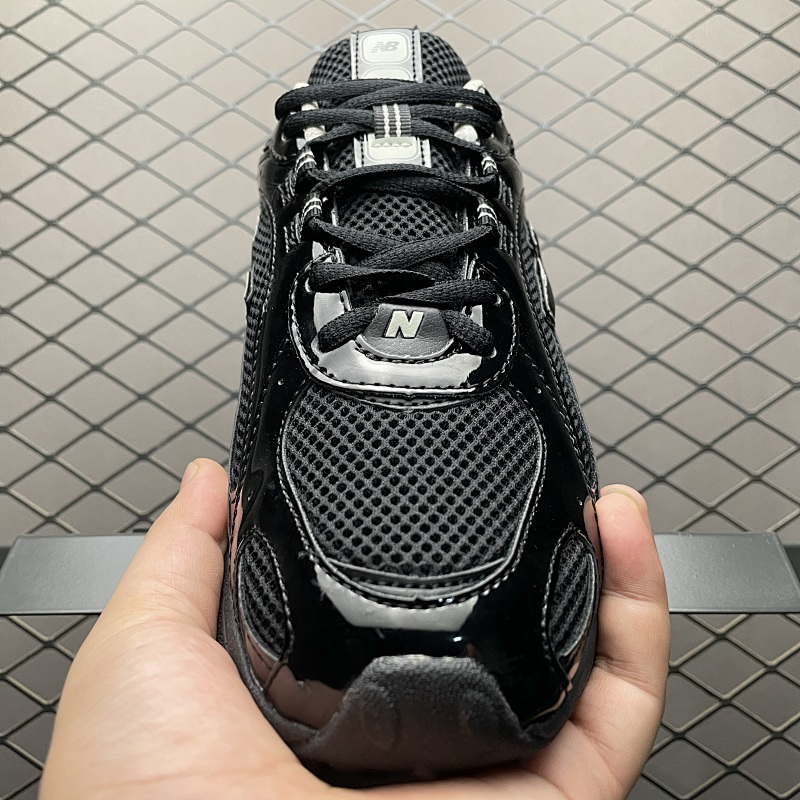 New Balance 2002 Sneakers · 5