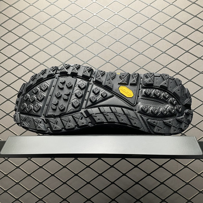 Hoka · 3