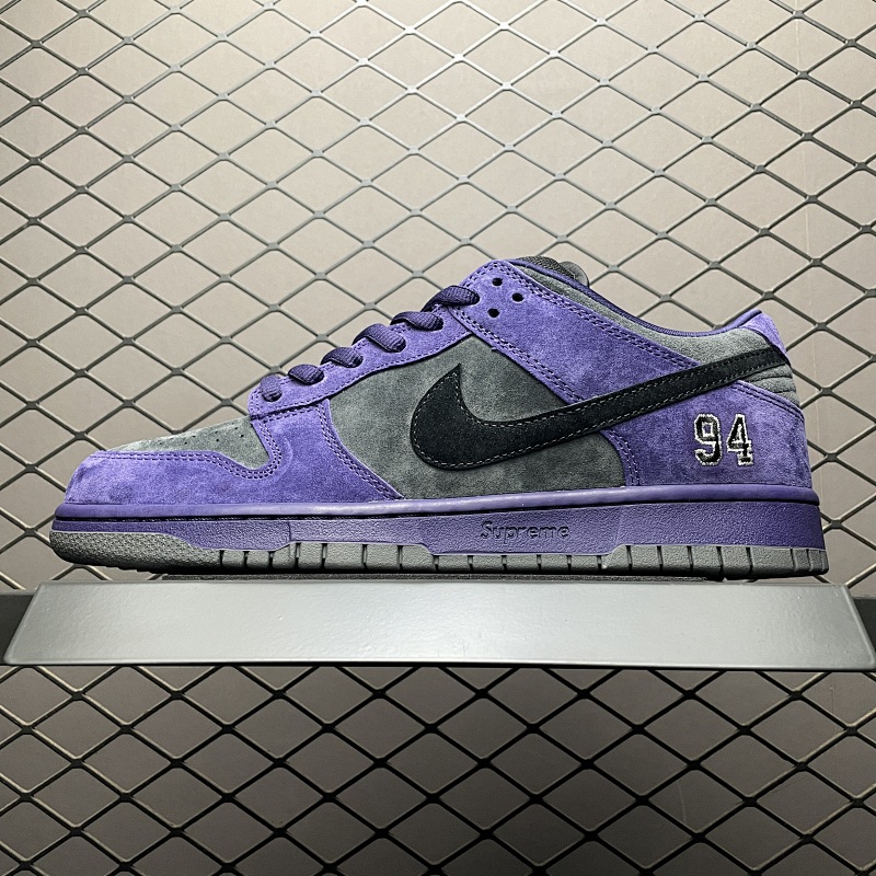 Supreme Dunk 9