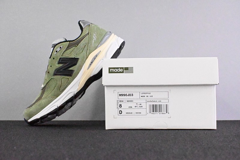 New Balance 990V3