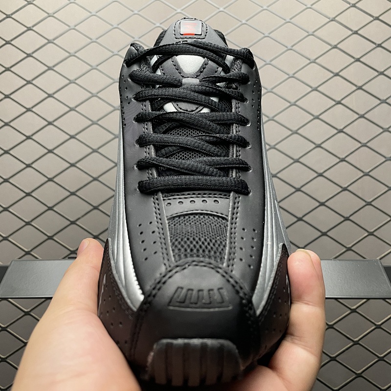Nk Shox R4