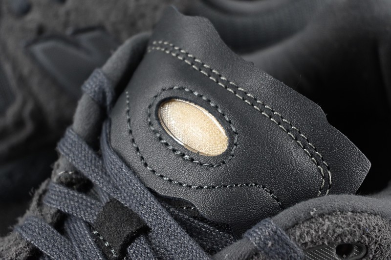New Balance 2002R · 4