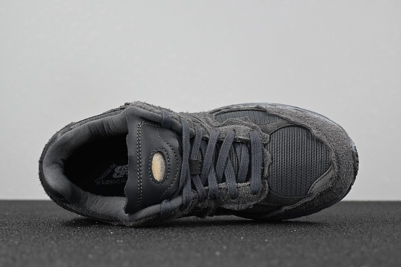 New Balance 2002R · 6