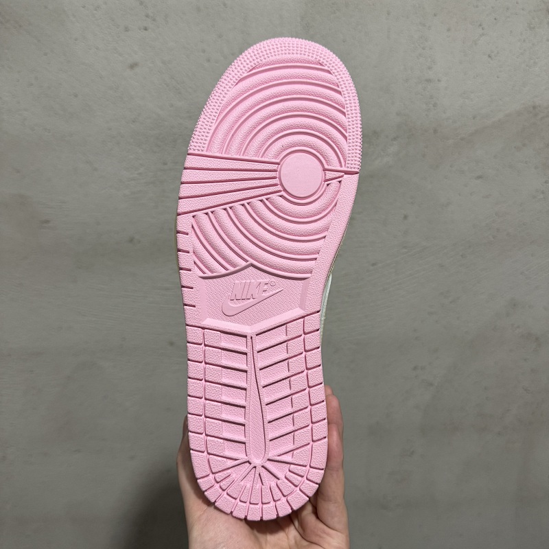 Jordan 1 Sneakers 2