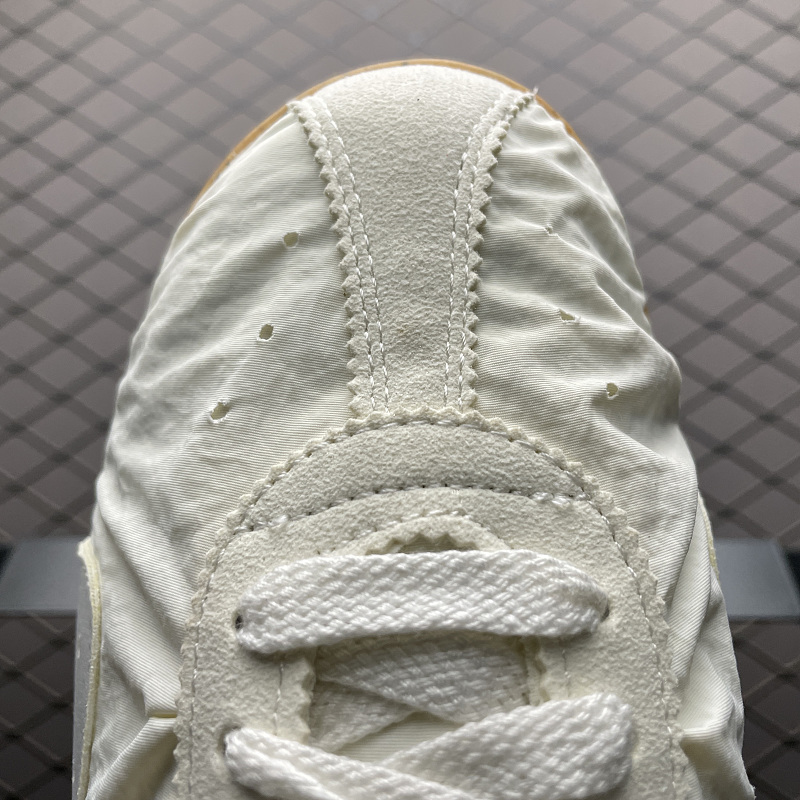 Jacquemus X Nk Moon Shoe Sp 12