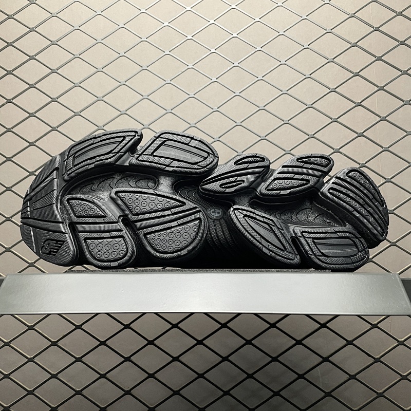 New Balance 2000 Sneakers · 6