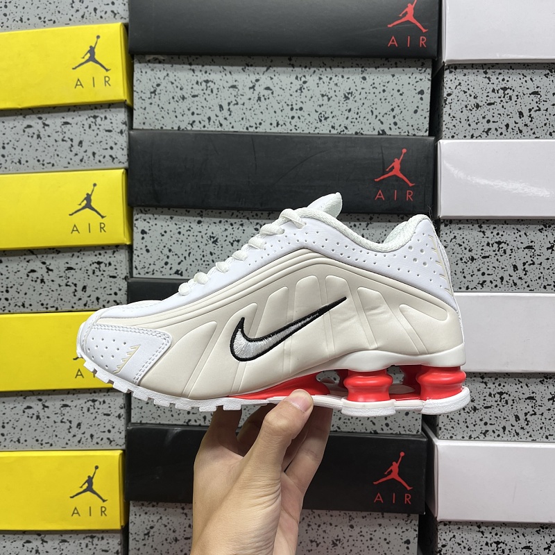Shox R4 · 3