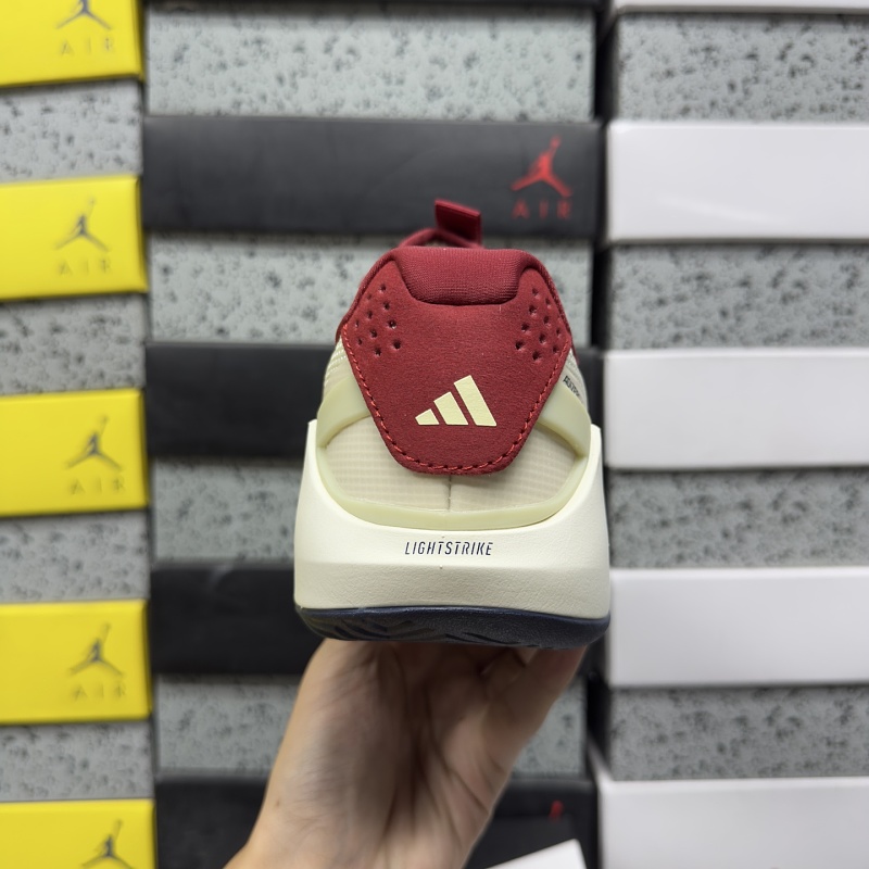 Adizero Ubersonic 5 M 2