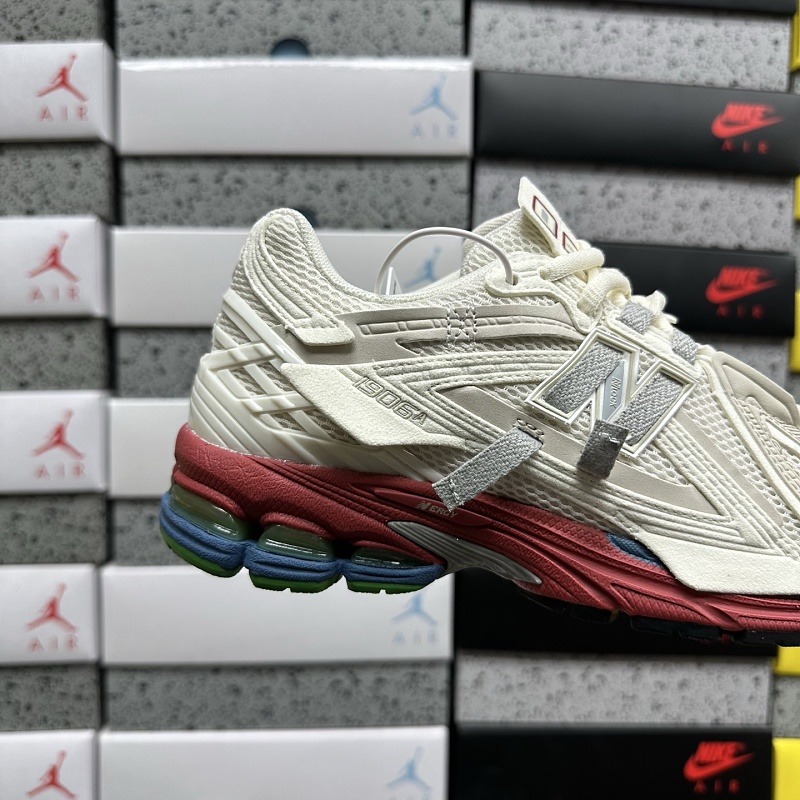 New Balance 1906 Sneakers