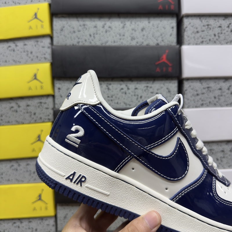 Air Force1 · 6