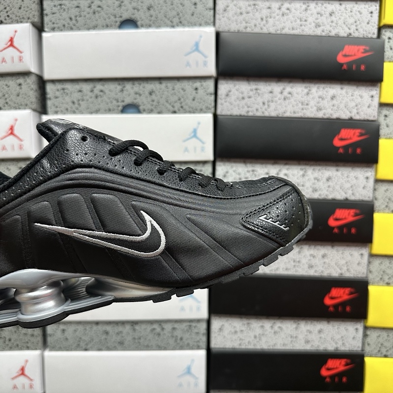 Shox R4 · 6