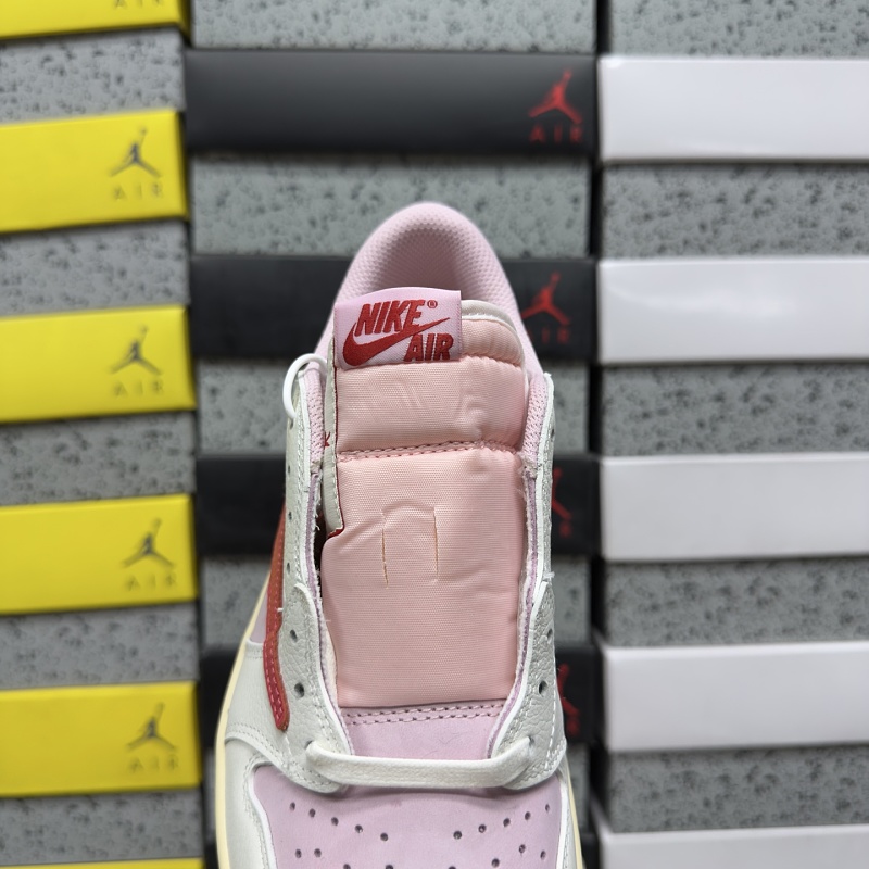 Travis Scott Reverse Swoosh Sneakers · 5