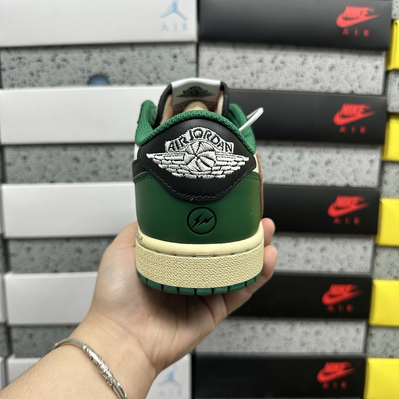 Jordan 1 Sneakers 4