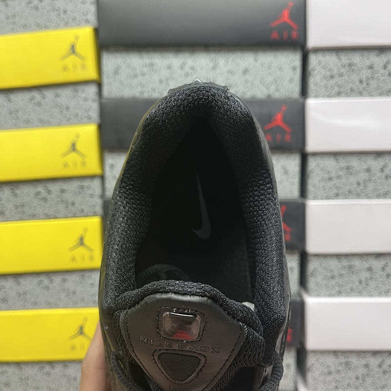 Shox R4 · 5