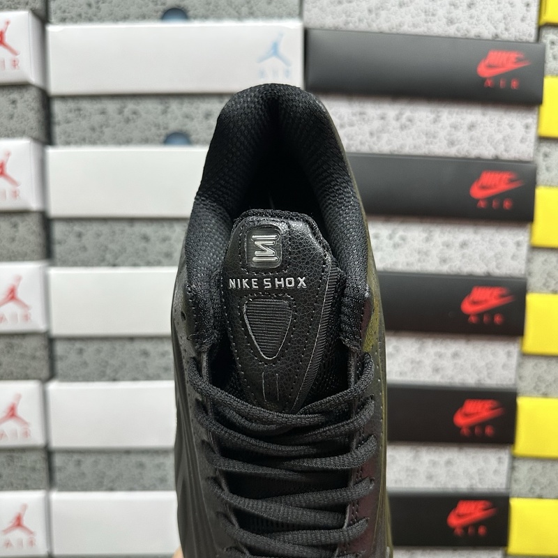 Shox R4 · 4