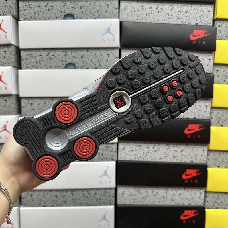 Shox R4 · 2