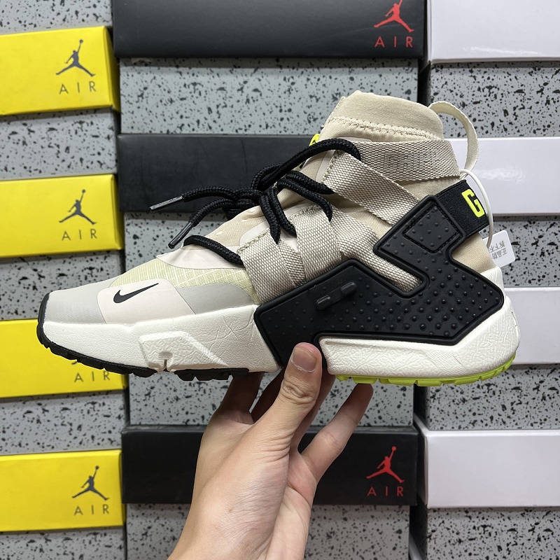 Air Huarache Gripp · 4